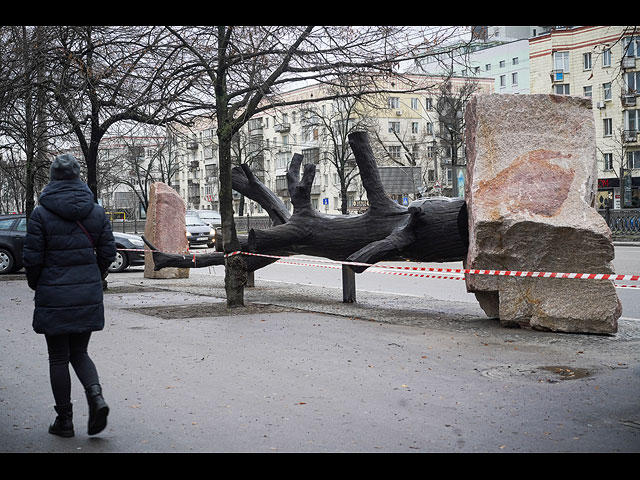 "Взгляд в прошлое": инсталляция в Киеве в Международный день памяти жертв Холокоста