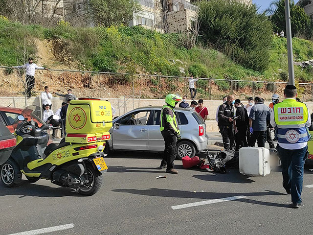 В Иерусалиме столкнулись автомобиль и мотоцикл, один пострадавший в критическом состоянии