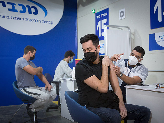 Больничная касса "Маккаби" лидирует по темпам вакцинации своих клиентов в Израиле