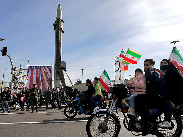 Тегеран отмечает 42-ю годовщину исламской революции. Фоторепортаж