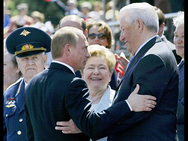 С Владимиром Путиным и женой Наиной, 2004 год