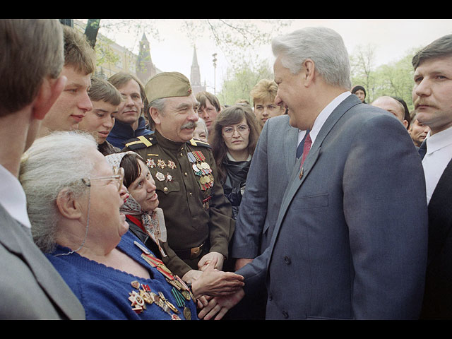 С ветеранами у могилы Неизвестного Солдата. 1991 год