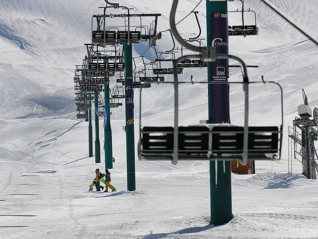 Десятки горнолыжников задержаны в Австрии за нарушение карантина
