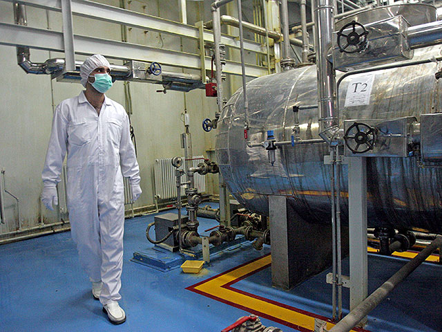 Инспекция МАГАТЭ обнаружила следы урана на двух объектах в Иране