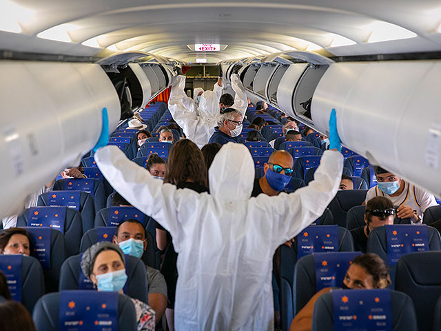 На вывозном рейсе из Нью-Йорка были выявлены 11 зараженных коронавирусом