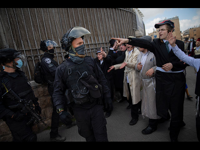 Пурим в Иерусалиме: полиция разгоняет и задерживает празднующих. Фоторепортаж