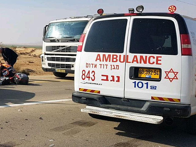 Возле развязки Бейт-Рабан парамедики обнаружили двух раненых мужчин