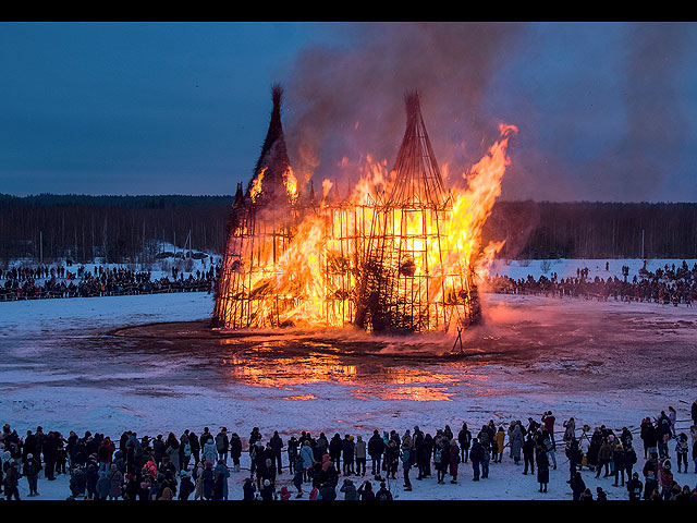 Проводы Масленицы в деревне Никола-Ленивец, Калужская область