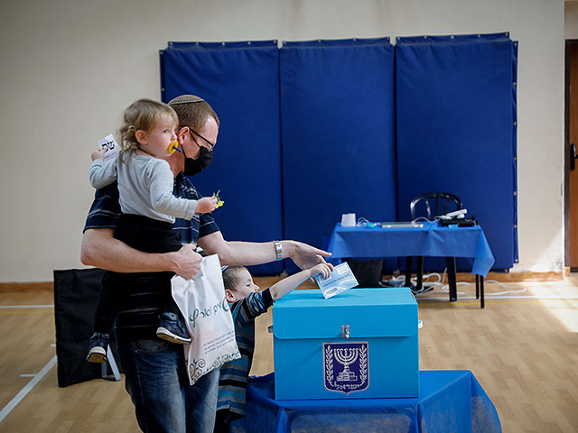 К 14:00 проголосовали 34,6% избирателей: явка ниже, чем на прошлых выборах