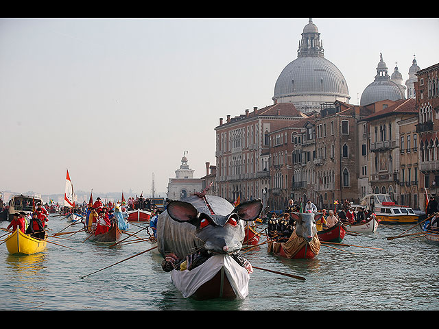 Лодочная регата в рамках Венецианского карнавала. 24 января 2016 года