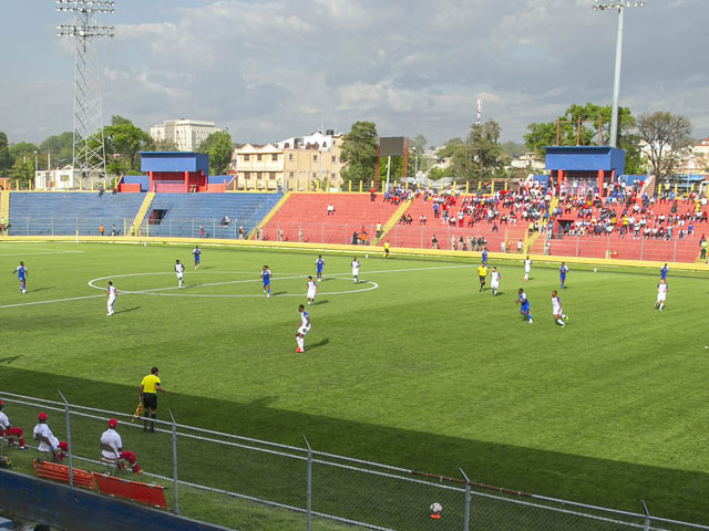 Отборочные матчи. Первая победа Гуса Хиддинка. Гол бывшего форварда "Бейтара"