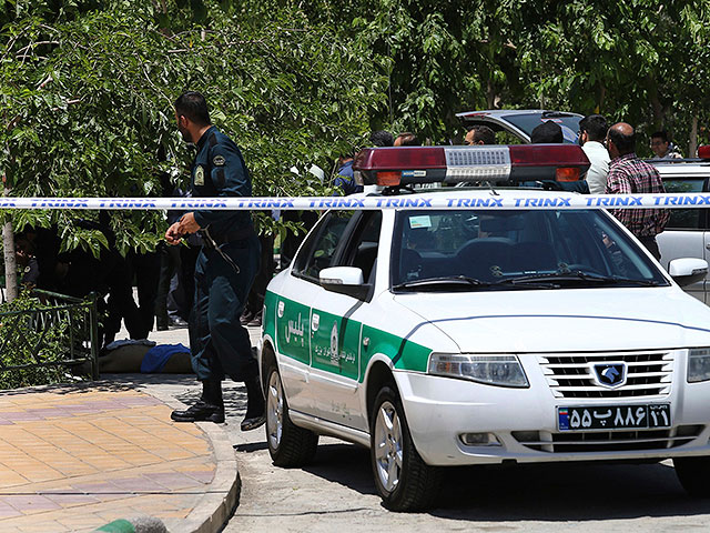В Иране бывший преступник убил сына, родственников жен и застрелился