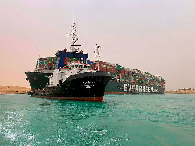 Египетский суд конфисковал контейнеровоз, заблокировавший Суэцкий канал