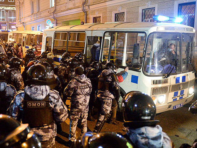 ОВД-Инфо: во время митингов в поддержку Навального задержаны 285 человек