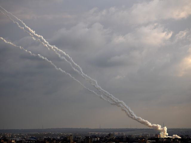 Обстрелы из Газы продолжаются, в общей сложности было выпущено не менее 15 ракет