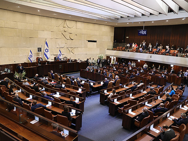 Правительство меньшинства или рекомендация Аббаса: "Ликуд" пытается остановить передачу мандата Лапиду