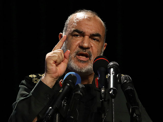 Командующий Корпусом стражей Исламской революции генерал Хосейн Салами