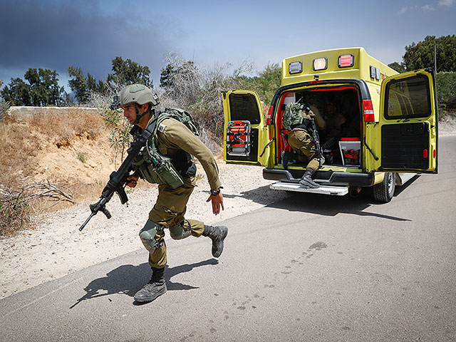 По территории Израиля выпущена из Газы противотанковая ракета, тяжело ранены трое израильтян. 12 мая 2021 года