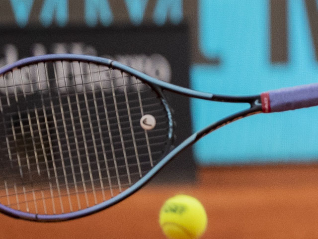 В Москве тренер избил ракеткой 18-летнюю теннисистку и отобрал у нее личные вещи