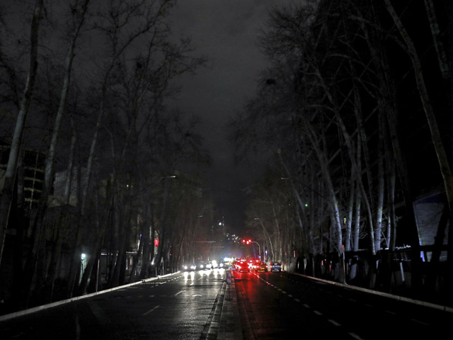 Десятки госучреждений в Тегеране остались без электричества в выходные дни