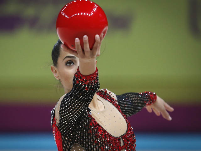 Кубок мира по художественной гимнастике. Линой Ашрам стала чемпионкой в упражнениях с мячом