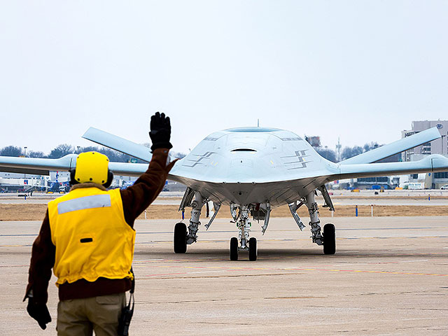 Беспилотный летательный аппарат MQ-25 Stingray