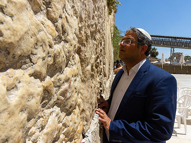 Итамар Бен-Гвиру у Западной Стены в Старом городе Иерусалима. 8 июня 2021 года