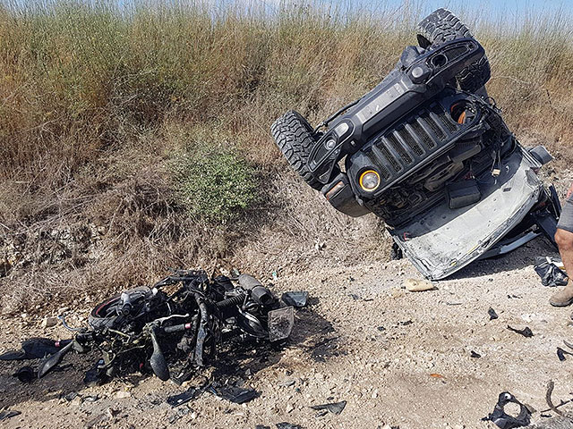 Водитель джипа и мотоциклист погибли в результате столкновения