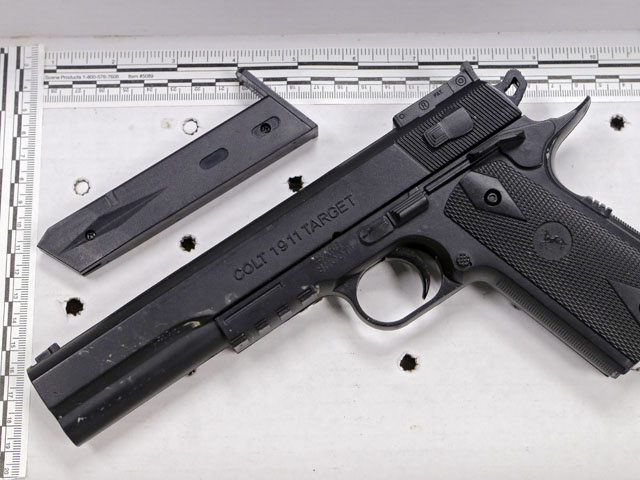 В школе у подростка украли пистолет, который он без разрешения взял у отца