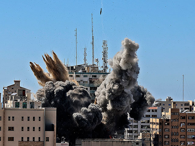 Разрушение башни "Аль-Джала". Газа, 15 мая 2021 года