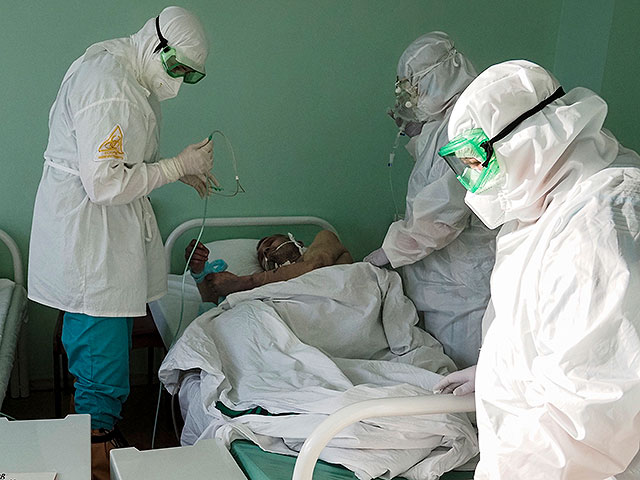 Коронавирусный штаб в России: за последние сутки выявлено около 13400 заразившихся, 396 пациентов с COVID-19 умерли