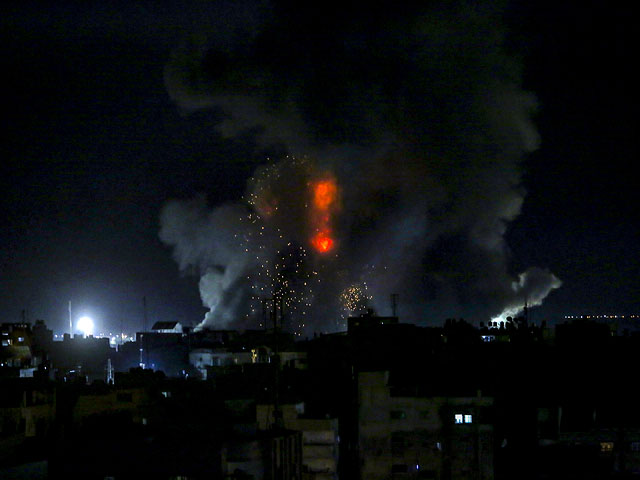ВВС ЦАХАЛа наносят удары по объектам террористов в Газе в ответ на "огненный террор"