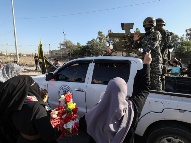 "Танк" на параде "Исламского джихада" на юге Газы. Фоторепортаж