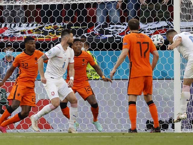 Голландия - Чехия. Победный гол Томаша Голеша