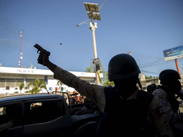 Жертвами вооруженных нападений на Гаити за один день стали не менее 15 человек