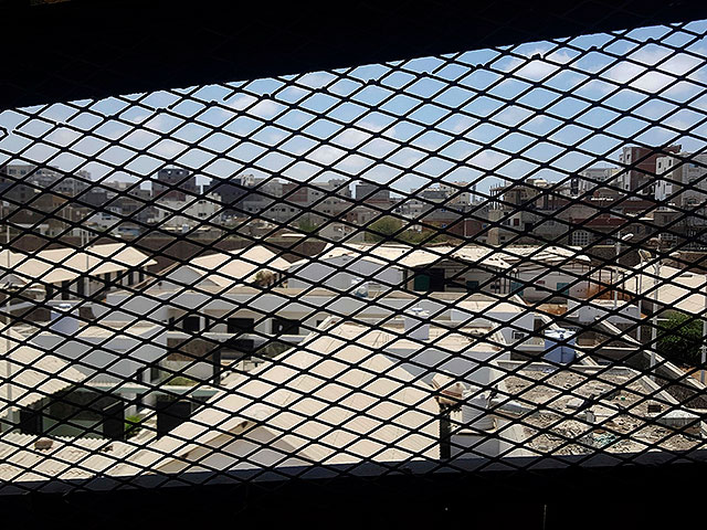 В тюрьме Саны попыталась повеситься манекенщица Интисар аль-Хамади