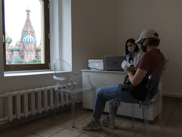 Коронавирусный антирекорд в России: официально объявлено о 679 умерших за сутки