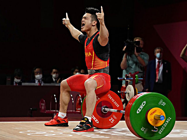 Олимпиада. Тяжелая атлетика. Китаец установил три олимпийских рекорда и один мировой