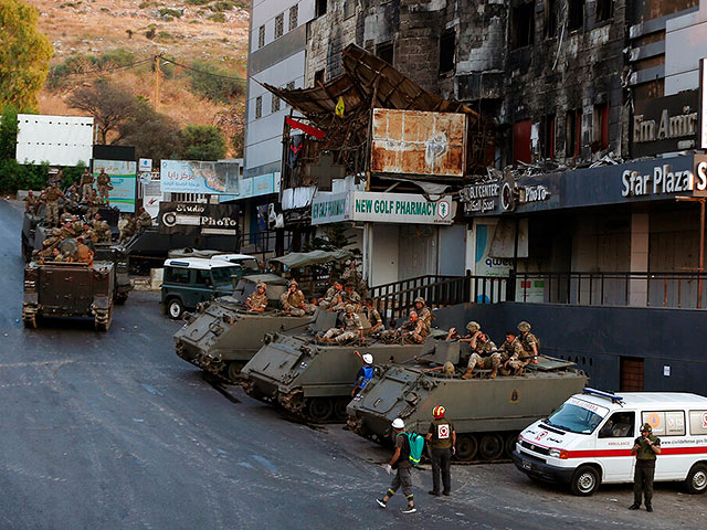 Ливанская армия развернута для сдерживания напряженности после нападения на похоронную процессию командира "Хезболлы", убитого днем ранее. 1 августа 2021 года, Халда, Ливан