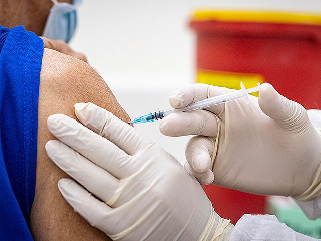 ВОЗ призывает приостановить прививки с бустерной дозой вакцины