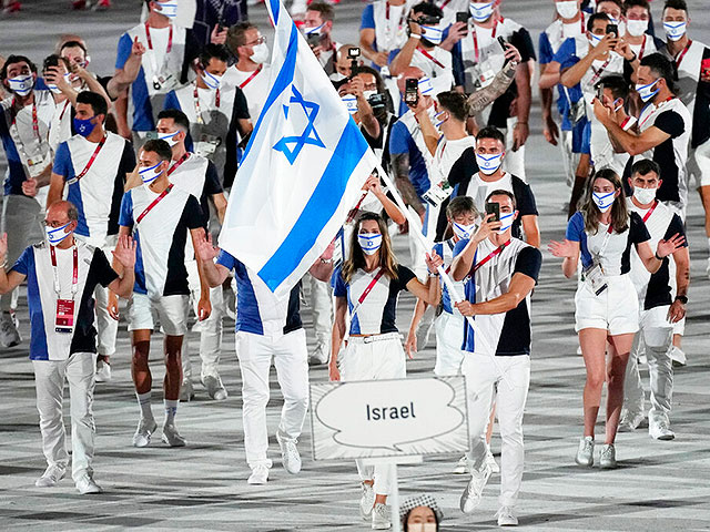 Израильская команда на открытии Олимпиады в Токио