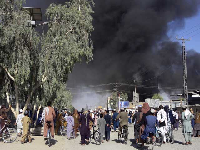 В Афганистане продолжает наступление "Талибан"; дипмиссии готовятся к эвакуации