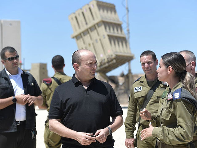 Премьер-министр Беннет посетил границу с Газой. "Мы готовы к любому развитию событий"