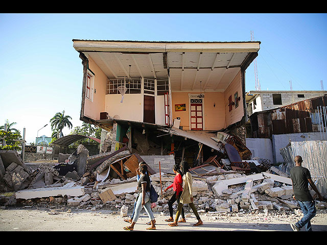 Власти Гаити подтверждают гибель около 2000 человек в результате землетрясения