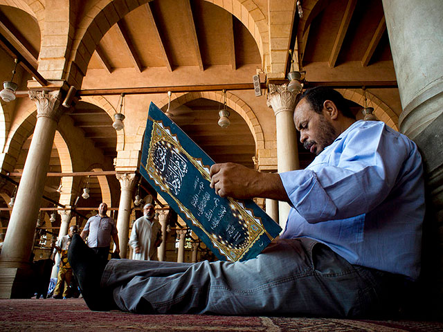 Из египетских мечетей предписано изъять нежелательные книги