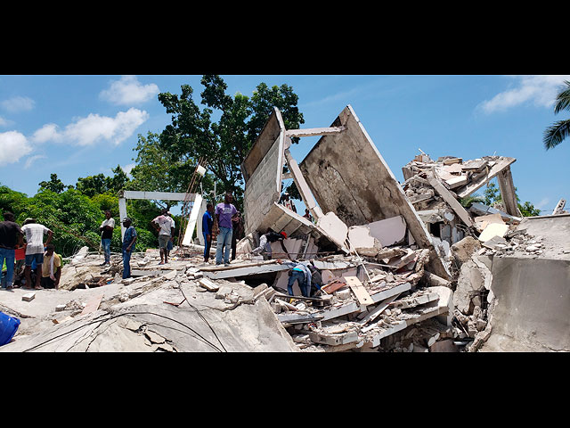 Власти Гаити подтверждают гибель около 2200 человек в результате землетрясения