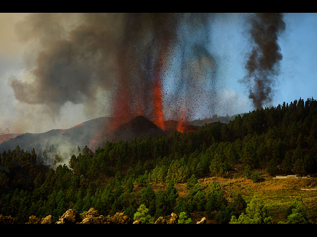 Извержение вулкана на Канарах: дома под лавой. Фоторепортаж