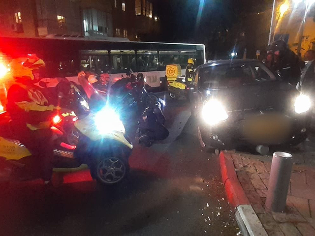 В Тель-Авиве автомобиль сбил женщину с детской коляской