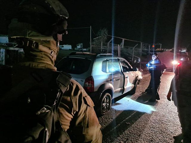 "Автомобильный теракт" в районе Каландии, травмирован пограничник