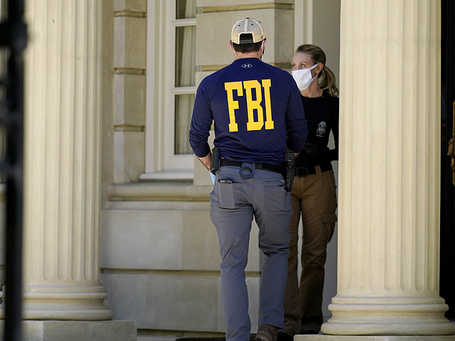 ФБР проводит обыски в домах российского олигарха Олега Дерипаски в Вашингтоне и Нью-Йорке